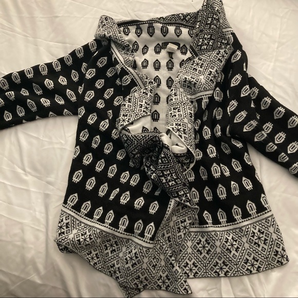 Asymmetrical Rectangle Open Cardigan Sweater - Picture 4 of 6